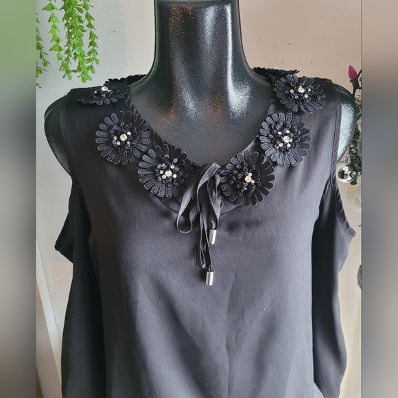 Cartise Black Cold Shoulder Long Sleeve Blouse Sz.6 - Picture 2 of 8